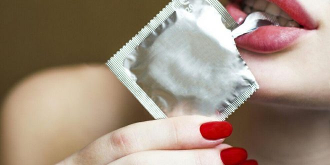 محاسن استفاده از کاندوم و انواع آن برای داشتن یک رابطه زناشویی عالی