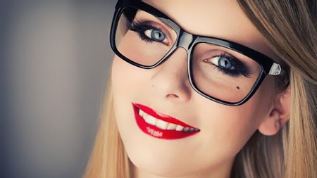 معرفی آرایش هماهنگ با عینک مخصوص خانم هایی از عینک استفاده میکنند